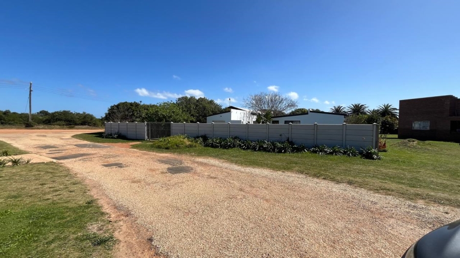 2 Bedroom Property for Sale in Paradise Beach Eastern Cape